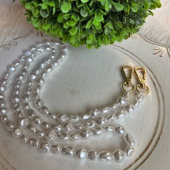Faux pearl crossbody strap 50” new - Picture 2 of 7